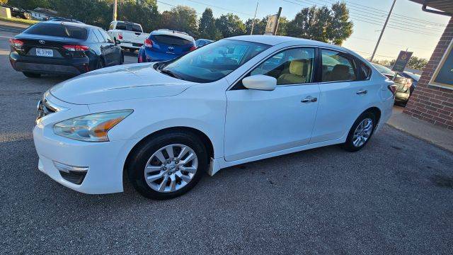 2015 Nissan Altima 2.5 S FWD photo