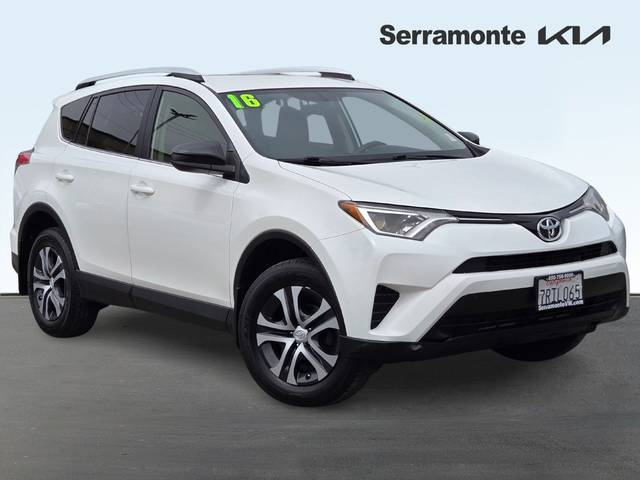 2016 Toyota RAV4 LE FWD photo
