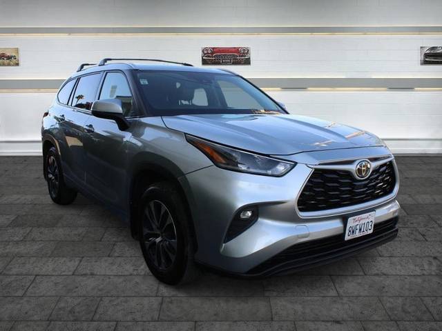 2021 Toyota Highlander XLE FWD photo