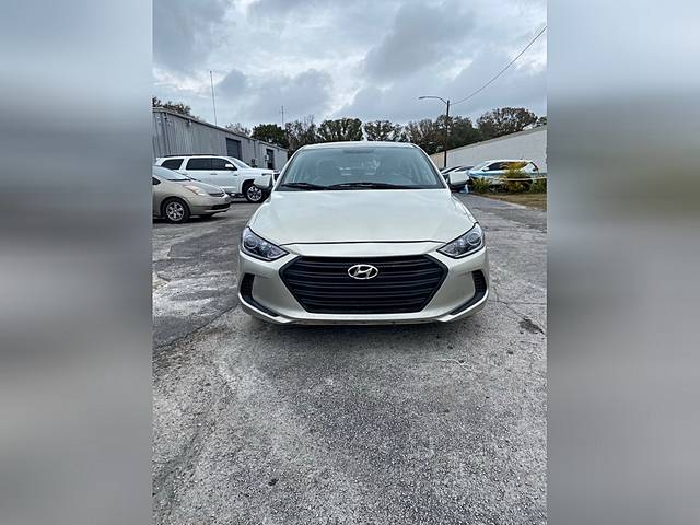 2017 Hyundai Elantra FWD photo