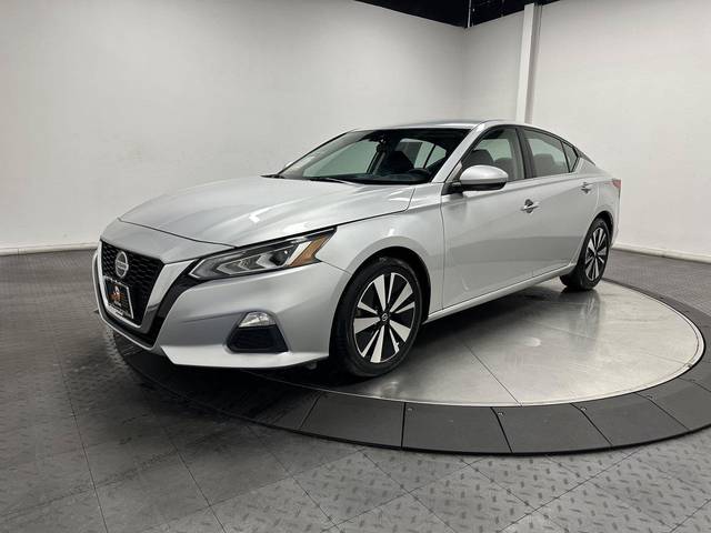 2022 Nissan Altima 2.5 SV FWD photo