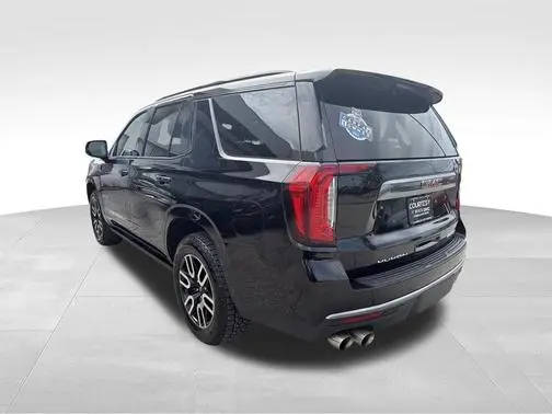 2022 GMC Yukon AT4 4WD photo