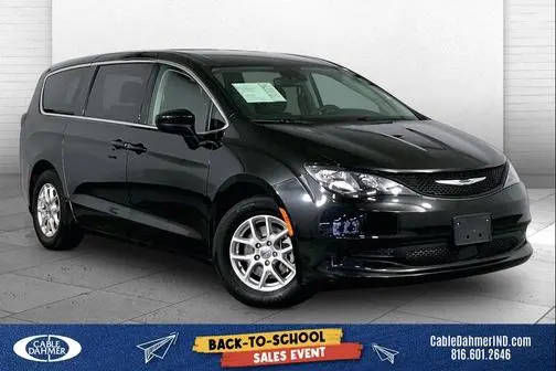 2023 Chrysler Voyager LX FWD photo