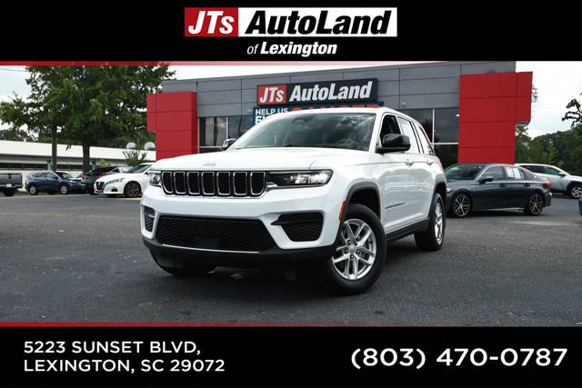 2022 Jeep Grand Cherokee Laredo 4WD photo