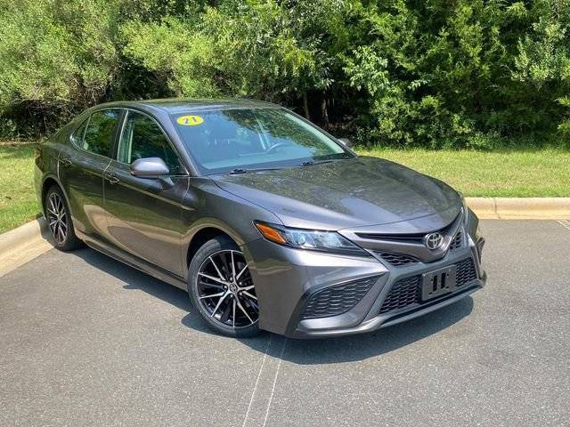 2021 Toyota Camry SE FWD photo