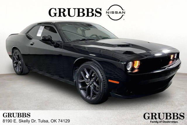 2022 Dodge Challenger SXT RWD photo