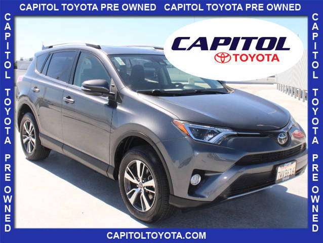 2017 Toyota RAV4 XLE FWD photo