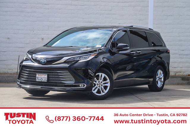 2023 Toyota Sienna Limited AWD photo