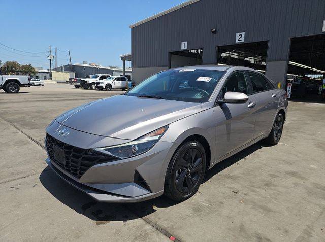 2023 Hyundai Elantra SEL FWD photo