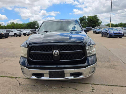 2015 Ram 1500 Outdoorsman RWD photo