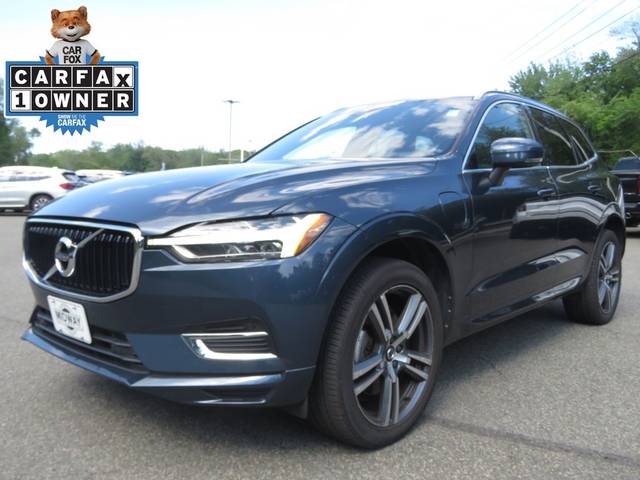 2020 Volvo XC60 Momentum AWD photo