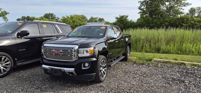 2017 GMC Canyon 4WD Denali 4WD photo