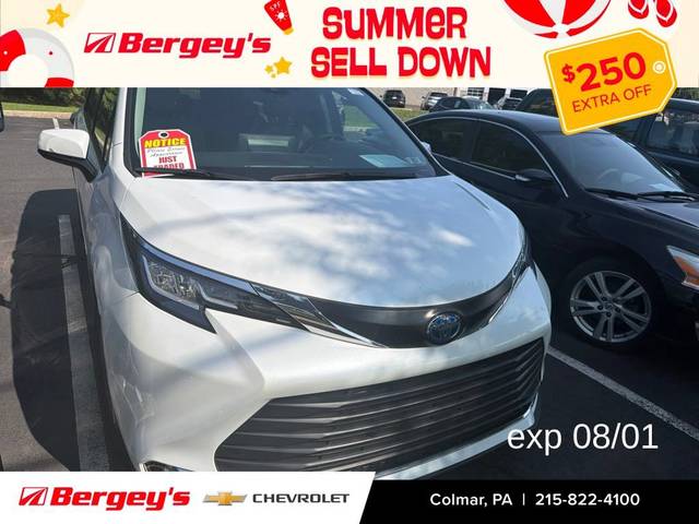 2023 Toyota Sienna XLE AWD photo