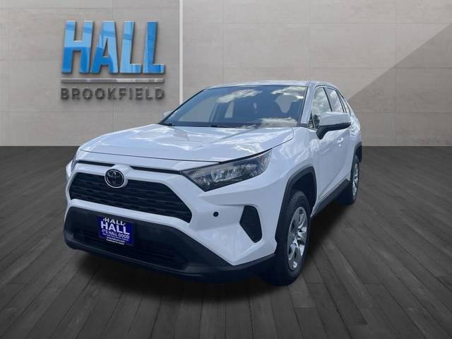 2022 Toyota RAV4 LE FWD photo