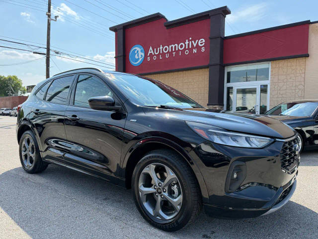 2023 Ford Escape ST-Line Select AWD photo