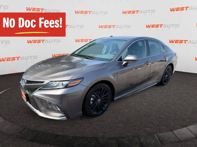 2022 Toyota Camry Hybrid XSE FWD photo