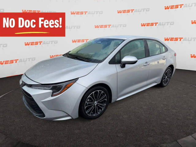 2023 Toyota Corolla LE FWD photo