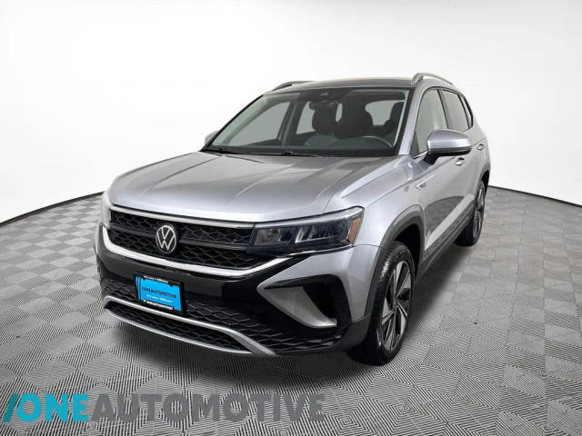 2023 Volkswagen Taos SE AWD photo