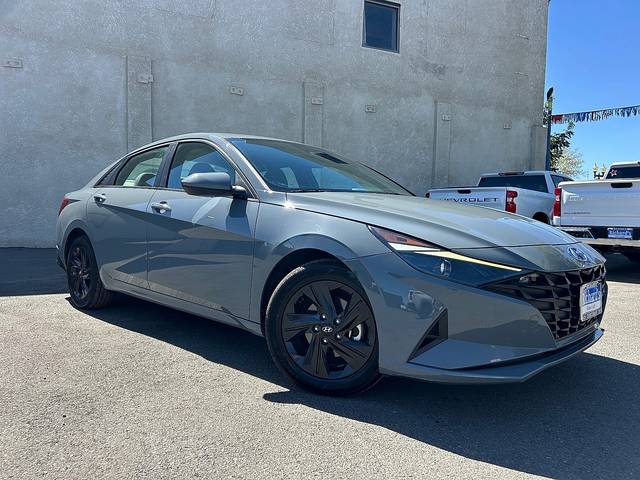 2021 Hyundai Elantra SEL FWD photo