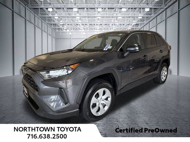 2022 Toyota RAV4 LE AWD photo