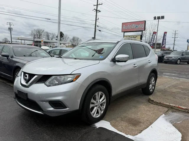 2015 Nissan Rogue SV AWD photo