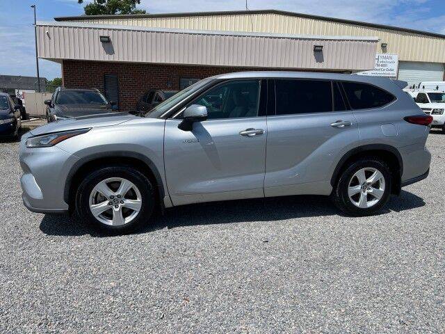 2020 Toyota Highlander Hybrid LE AWD photo