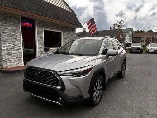 2023 Toyota Corolla Cross XLE AWD photo