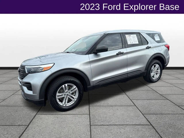 2023 Ford Explorer Base 4WD photo