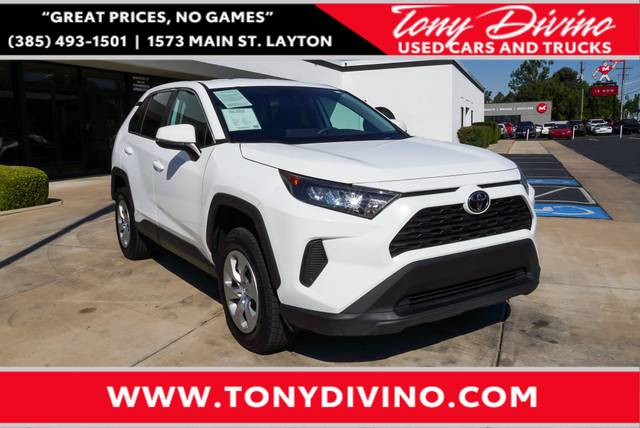 2022 Toyota RAV4 LE AWD photo