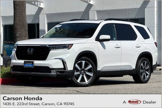 2023 Honda Pilot Touring FWD photo