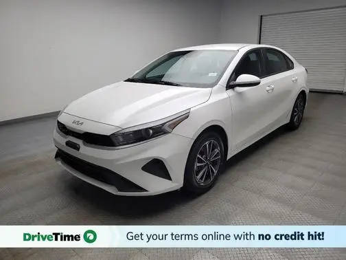 2023 Kia Forte LXS FWD photo
