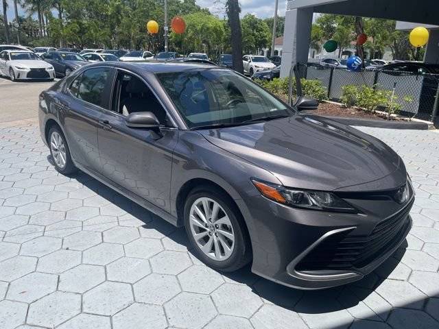 2022 Toyota Camry LE FWD photo