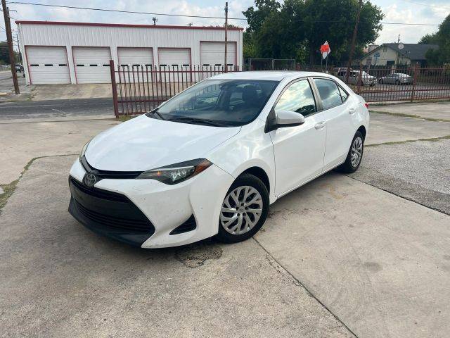2018 Toyota Corolla LE FWD photo