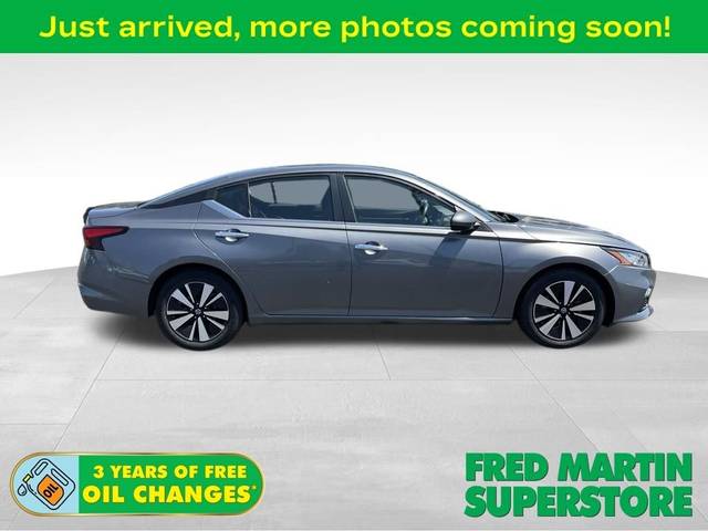 2021 Nissan Altima 2.5 SV FWD photo