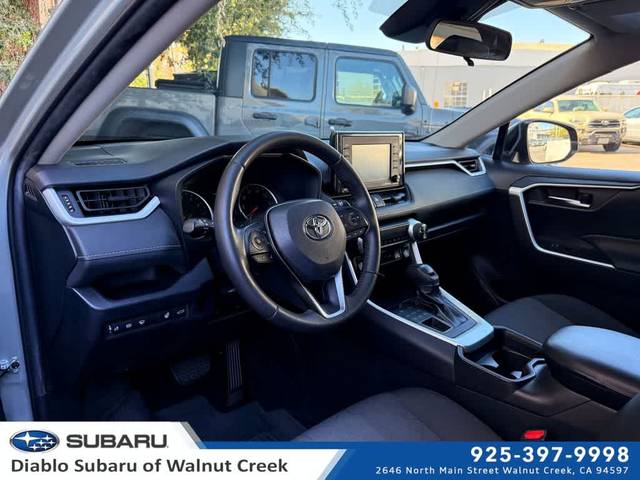 2021 Toyota RAV4 XLE AWD photo