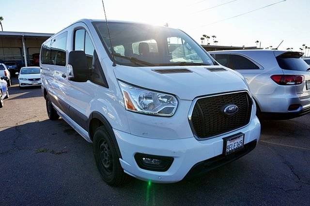 2022 Ford Transit Passenger Wagon XLT RWD photo