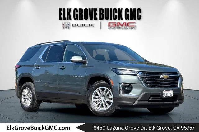 2023 Chevrolet Traverse LT Leather AWD photo
