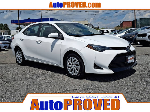 2018 Toyota Corolla LE FWD photo