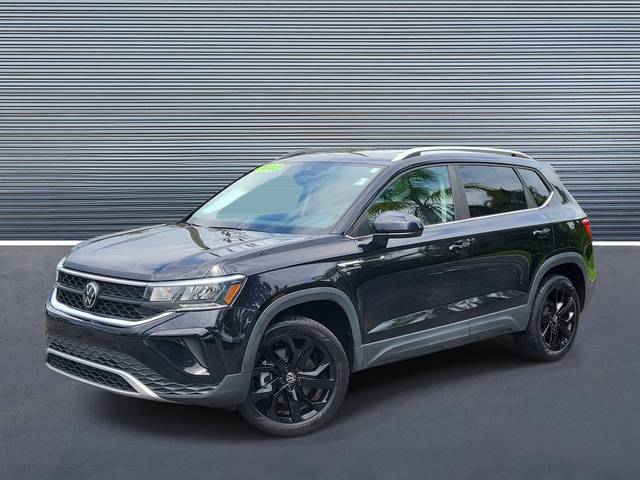 2023 Volkswagen Taos SE FWD photo