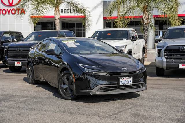 2023 Toyota Prius LE FWD photo