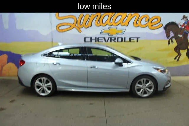 2018 Chevrolet Cruze Premier FWD photo