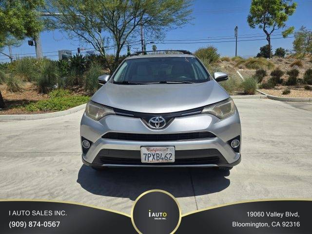 2016 Toyota RAV4 XLE FWD photo