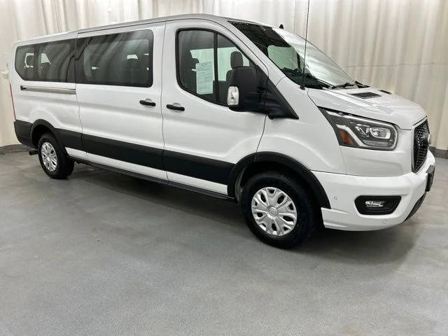 2023 Ford Transit Passenger Wagon XLT RWD photo