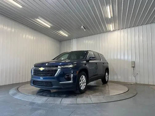 2022 Chevrolet Traverse LS FWD photo