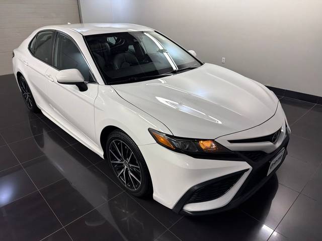 2021 Toyota Camry SE FWD photo