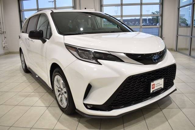 2023 Toyota Sienna XSE AWD photo