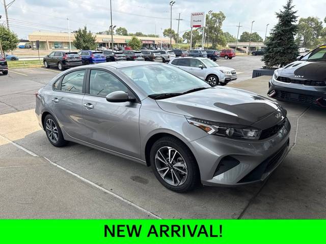 2023 Kia Forte LXS FWD photo