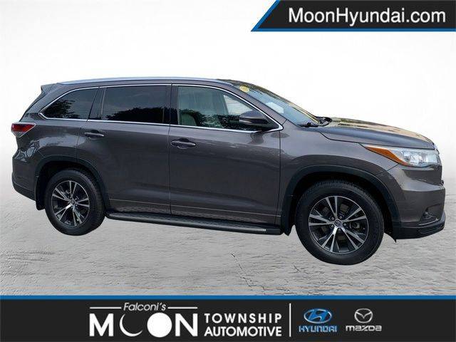 2016 Toyota Highlander XLE FWD photo