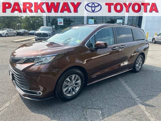 2021 Toyota Sienna XLE AWD photo