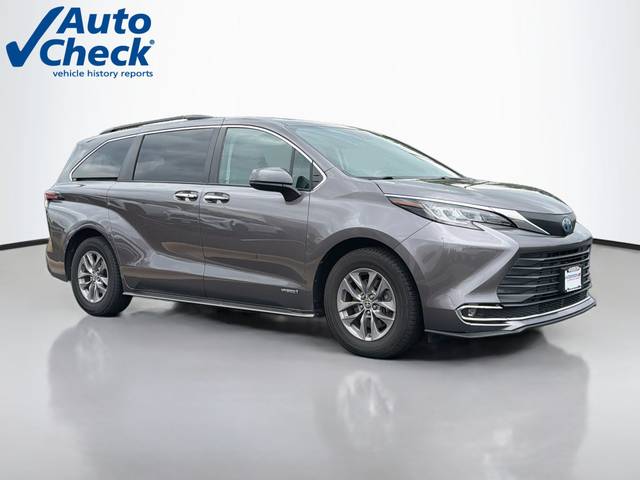 2021 Toyota Sienna XLE AWD photo